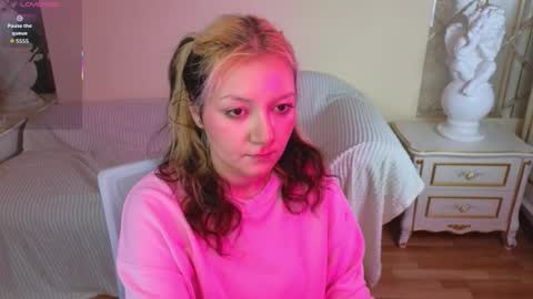 Hot Candy online show from November 28, 2025, 12:08 pm