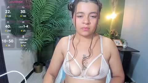 Snapshot of sweety_smilee chatting on November 13, 2025, 7:13 pm Emma online show from November 13, 2025, 7:13 pm