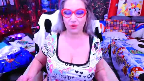 Snapshot of sweetylisahard chatting on January 1, 2025, 3:57 pm Lisa online show from January 1, 2025, 3:57 pm