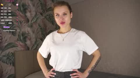 Astrid online show from November 28, 2025, 4:48 am