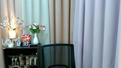 Snapshot of sweetytrannygirlxx chatting on November 18, 2025, 4:17 am Megan online show from November 18, 2025, 4:17 am