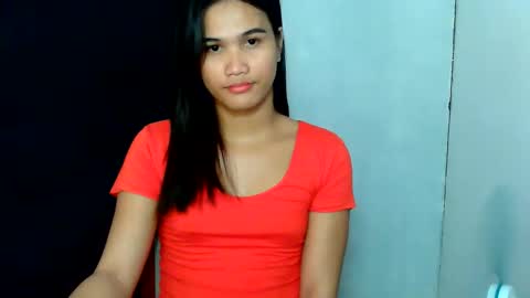 Snapshot of swettie_rhea chatting on June 3, 2026, 2:33 pm Rhea online show from June 3, 2026, 2:33 pm