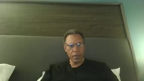 swimmerbod2495 online show from May 16, 2026, 6:21 am