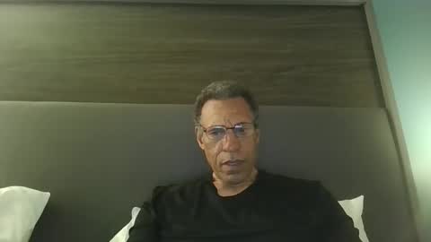 swimmerbod2495 online show from May 16, 2026, 6:43 am