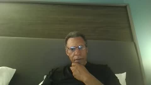 swimmerbod2495 online show from May 16, 2026, 7:05 am