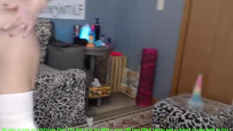 Snapshot of swinginmilf chatting on December 2, 2025, 1:17 pm Nikki aka swinginmilf on ofs online show from December 2, 2025, 1:17 pm