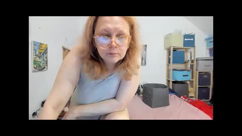 Snapshot of switchlorenx chatting on December 19, 2024, 11:18 am switchlorenx online show from December 19, 2024, 11:18 am