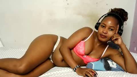 swt_bby online show from May 31, 2026, 6:53 am