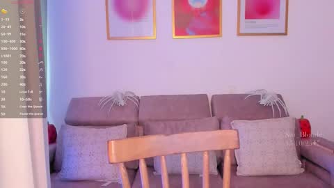 Ambar online show from October 15, 2025, 7:47 pm