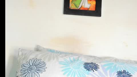 Lilly  online show from January 4, 2025, 8:05 pm