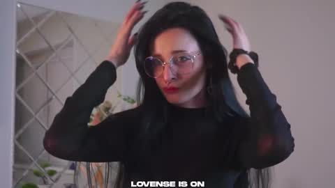 Sophie online show from October 20, 2025, 11:21 am