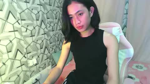 sydnyxox1 online show from May 19, 2026, 2:45 pm