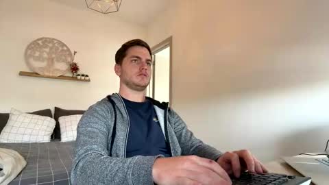 syl092 online show from March 23, 2026, 12:42 pm