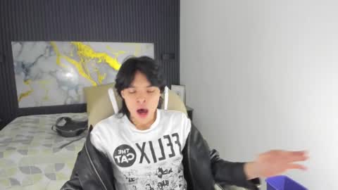 sylasfrost online show from December 4, 2025, 7:33 pm