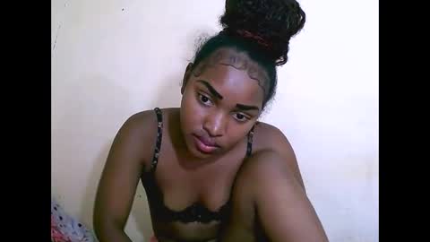 Snapshot of sylviasexy27 chatting on December 16, 2024, 11:55 am sylviasexy27 online show from December 16, 2024, 11:55 am