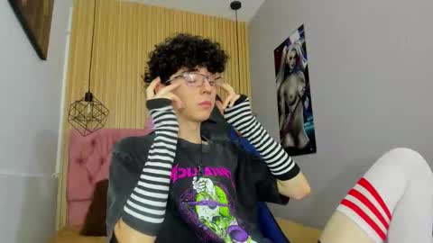 Snapshot of syriussz chatting on February 5, 2026, 7:51 pm Syriussz online show from February 5, 2026, 7:51 pm