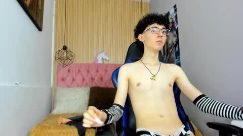 Snapshot of syriussz chatting on February 12, 2026, 8:26 pm Syriussz online show from February 12, 2026, 8:26 pm