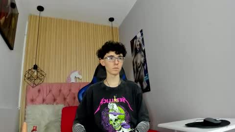 Snapshot of syriussz chatting on February 14, 2026, 7:21 pm Syriussz online show from February 14, 2026, 7:21 pm