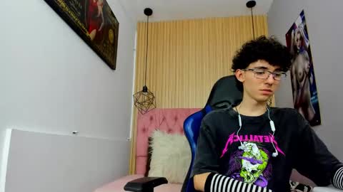 Snapshot of syriussz chatting on February 22, 2026, 7:23 pm Syriussz online show from February 22, 2026, 7:23 pm