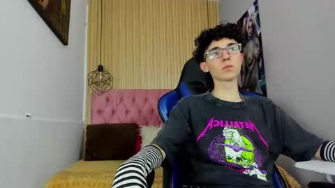 Snapshot of syriussz chatting on February 25, 2026, 7:23 pm Syriussz online show from February 25, 2026, 7:23 pm