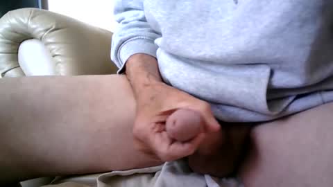 Snapshot of t11gger2 chatting on October 4, 2025, 2:59 pm James online show from October 4, 2025, 2:59 pm