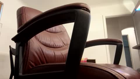 Snapshot of t265h chatting on November 3, 2025, 11:15 pm tRex online show from November 3, 2025, 11:15 pm