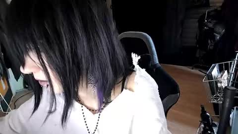 Lina online show from February 15, 2026, 11:19 am