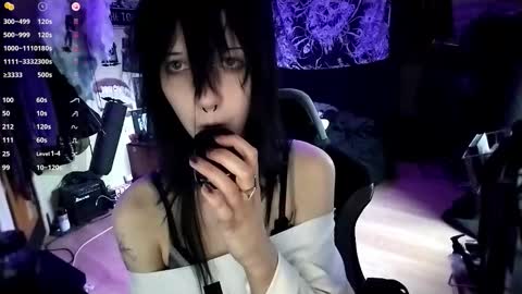 Lina online show from March 29, 2026, 3:12 pm