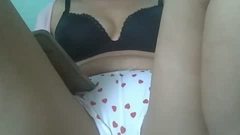 Snapshot of tahiniah chatting on October 1, 2025, 5:52 pm tahiniah online show from October 1, 2025, 5:52 pm