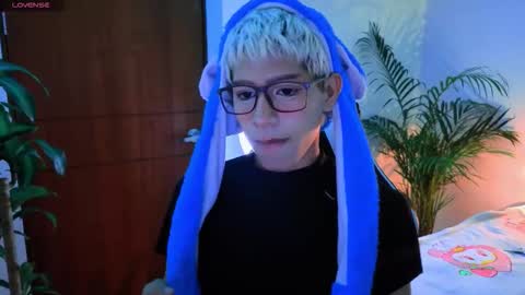 Snapshot of taichi_bluy chatting on October 19, 2025, 2:34 am taichi online show from October 19, 2025, 2:34 am