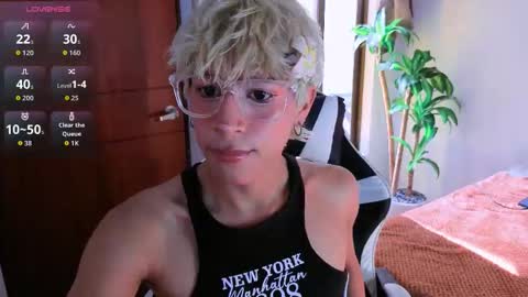 Snapshot of taichi_bluy chatting on November 3, 2025, 7:26 pm taichi online show from November 3, 2025, 7:26 pm