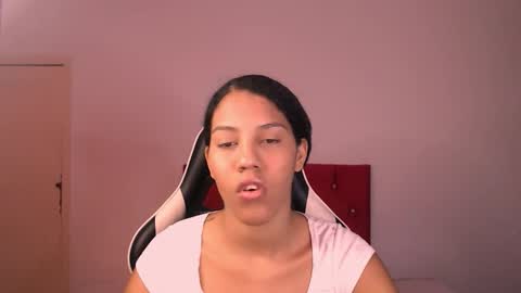 Tainara online show from October 29, 2025, 7:15 pm