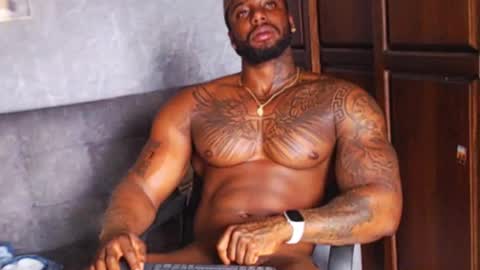 Tairon Tucke online show from December 15, 2024, 1:43 pm