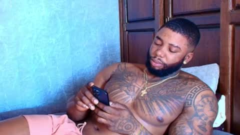 Tairon Tucke online show from March 2, 2025, 2:10 pm