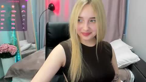 Snapshot of taisia_hot chatting on May 2, 2026, 8:08 am Taisia online show from May 2, 2026, 8:08 am