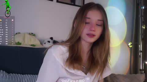 Mia online show from February 5, 2026, 1:43 am