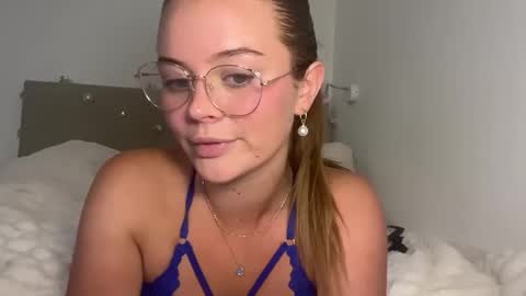 Snapshot of taliavaine chatting on September 28, 2025, 6:57 pm Talia online show from September 28, 2025, 6:57 pm