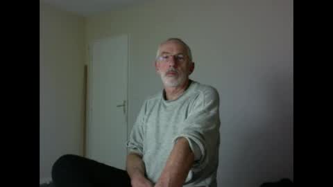 Snapshot of taliesin4321 chatting on October 14, 2025, 6:52 pm Jack Pierrot online show from October 14, 2025, 6:52 pm