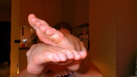  Kira  online show from November 6, 2025, 5:52 am