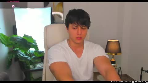 Snapshot of talkingthom chatting on February 27, 2025, 12:21 am thomas online show from February 27, 2025, 12:21 am