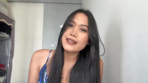 Mia online show from April 18, 2026, 5:00 am