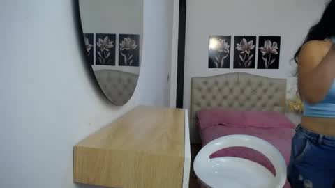 Hi im sara online show from May 19, 2026, 12:44 pm
