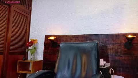    online show from October 8, 2025, 11:08 am