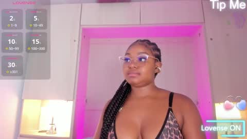 Snapshot of tamarazaki chatting on September 17, 2025, 8:21 pm Tami online show from September 17, 2025, 8:21 pm