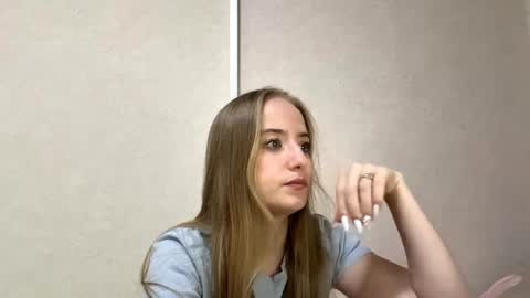 Karina online show from April 1, 2026, 7:00 pm