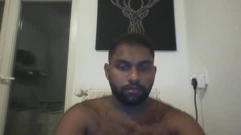 tamilpaiyan09 online show from April 5, 2026, 8:50 pm