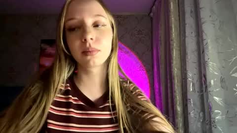 Snapshot of tammiglembocki chatting on April 25, 2026, 5:43 pm Jenny online show from April 25, 2026, 5:43 pm