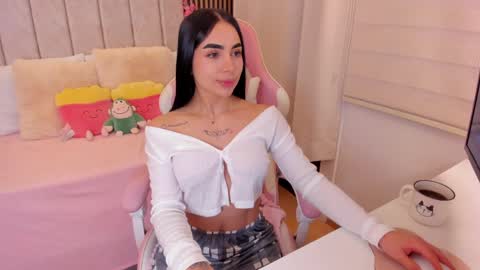 Snapshot of tammy_w chatting on June 2, 2026, 6:32 pm Tammy online show from June 2, 2026, 6:32 pm