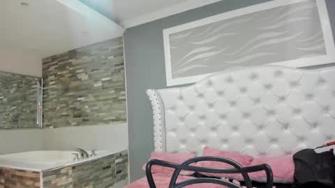 Snapshot of tammyparker_ chatting on March 8, 2025, 10:54 am Tammara online show from March 8, 2025, 10:54 am