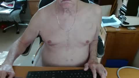 tampaman345 online show from May 10, 2026, 1:49 pm